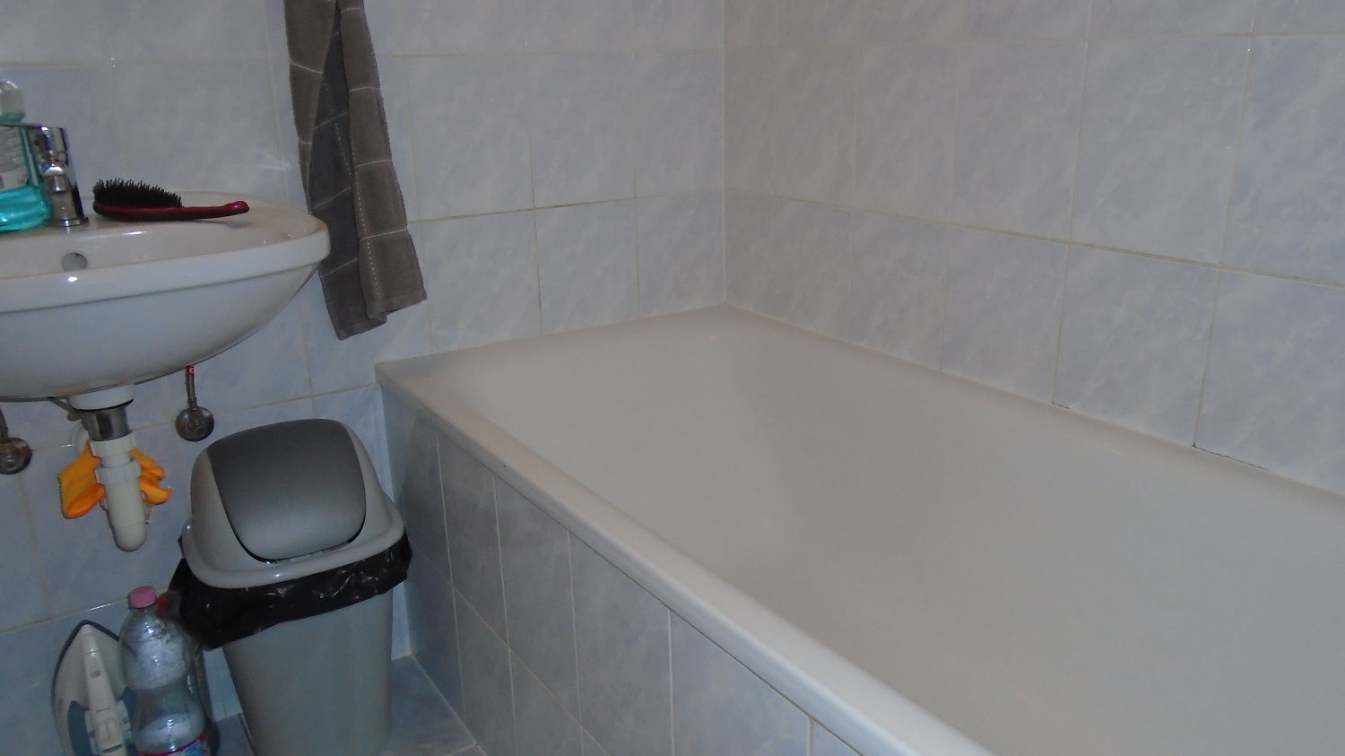 Budapesten a Hösök teréhez közel egy emeleten 9 db 70-79 m2 -es tehermentes, 1/1 tulajdonú lakás egyben  eladó